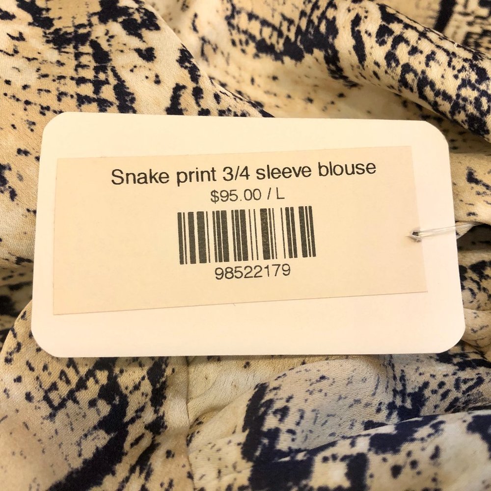 ๐๏ธโจ 3 for $20 Closet Sale โจ๐๏ธ Snakeskin pattern blouse - Picture 6 of 6